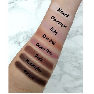 Bảng phấn mắt COVERGIRL TRUNAKED PHIÊN BẢN 2019 - USA