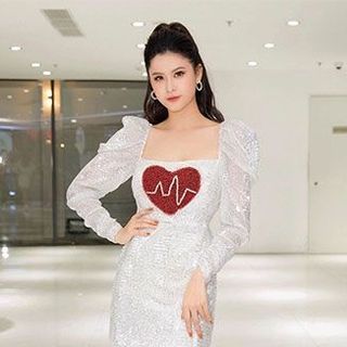ĐẦM TAY LỞ CỔ VUÔNG THÊU TRÁI TIM TRƯỚC NGỰC MS 2373