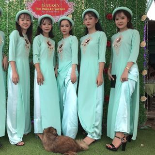 Áo dài bưng quả áo dài phù dâu