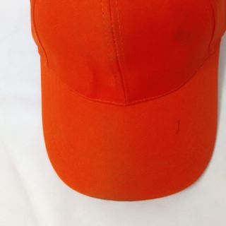 nón lưỡi trai màu cam