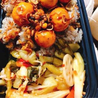 Trứng non