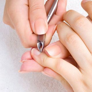 BỘ KỀM CẮT MÓNG TAY 12 MÓN TIỆN DỤNG