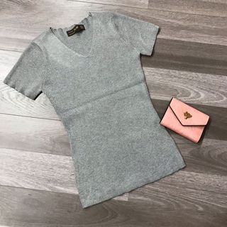 Áo len gân dệt tay ngắn cổ tim