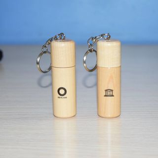 usb giá rẻ,usb vỏ gỗ,usb nắp hít nam châm,usb quà tặng