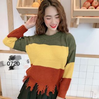 Áo len kẻ sọc lai tua rua