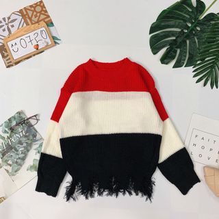 Áo len kẻ sọc lai tua rua