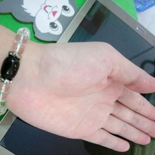 chuỗi đeo tay trong suốt mix mặt đá đen