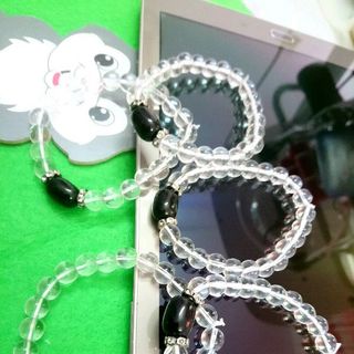 chuỗi đeo tay trong suốt mix mặt đá đen