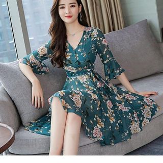 ĐẦM FORM XÒE CỔ V TAY LỠ DH007
