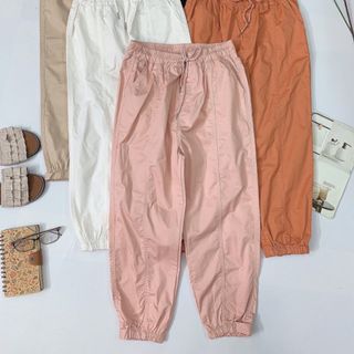 Quần dù jogger bo ống gài nút