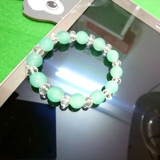 vòng chuỗi đeo tay phong thủy hạt đá xanh mix pha lê