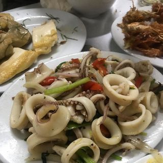 Mực ống Phú Quốc sạch nguyên con