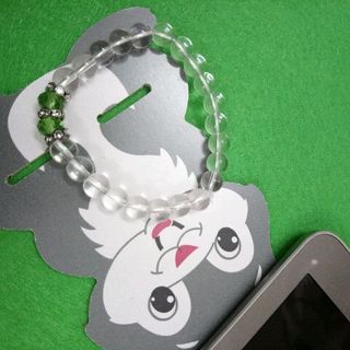 chuỗi đeo tay phong thủy trong suốt