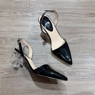 Giày sandal gót cách điệu hoa