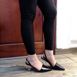 Giày sandal gót cách điệu hoa