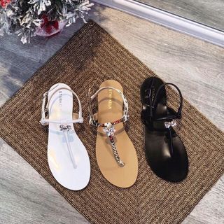 Giày sadal xẹp khóa đá tim