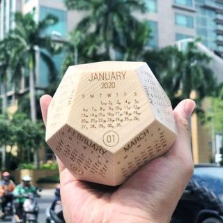 lịch gỗ đặc ngũ giác 12 mặt