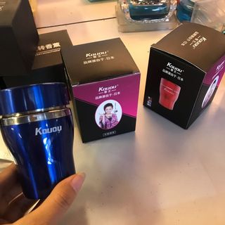 Bộ cốc sáp gồm cốc và sáp mùi thơm dễ chịu