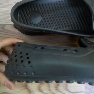 GIÀY NHỰA NAM KIỂU GIÀY MỌI