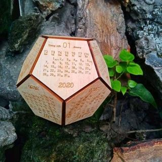 lịch gỗ ghép 12 mặt ngũ giác
