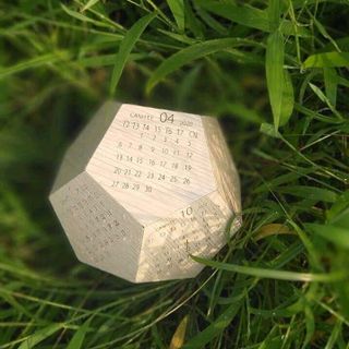 lịch ngũ giác 12 mặt giá rẻ