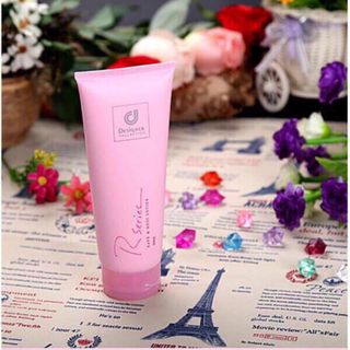 KEM DƯỠNG THỂ HƯƠNG NƯỚC HOA MỊN DA DESIGNER COLLETION BODY MILK