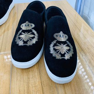 GIÀY LƯỜI HOA HOT TREND