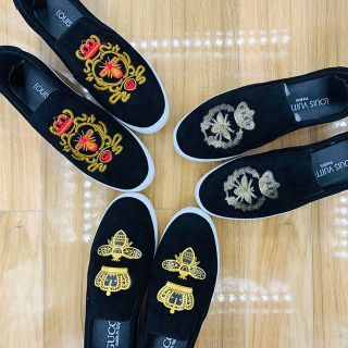 GIÀY LƯỜI HOA HOT TREND