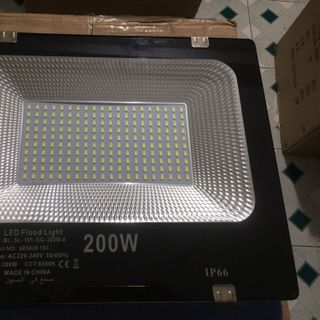 Đèn pha led 200w