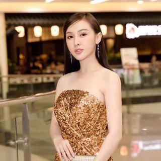 ĐẦM DẠ HỘI KIM SA CÚP NGỰC XOẮN EO CAO CẤP