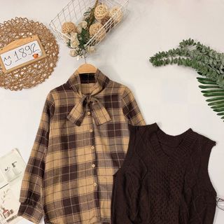 Set áo sơmi nơ kẻ sọc caro gile len