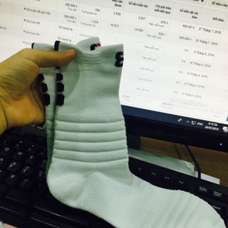 Tất vớ thể thao chống trơn