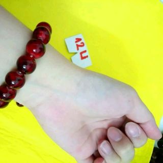 chuỗi đeo tay phong thủy 12li mẫu y hình luôn