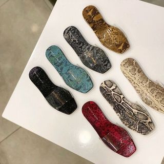 Dép si rắn lạ đẹp quai trong