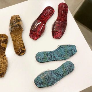 Dép si rắn lạ đẹp quai trong