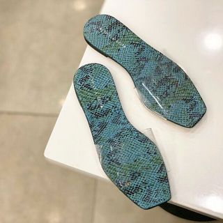 Dép si rắn lạ đẹp quai trong