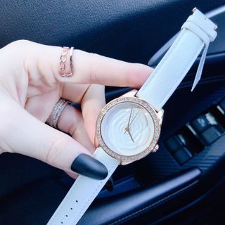 Đồng hồ nữ gessvc