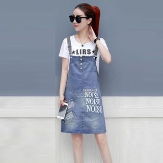 Đầm Yếm Jean Wax In Chữ Phong Cách