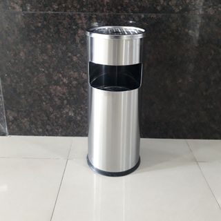 thùng rác inox có khay bên trên