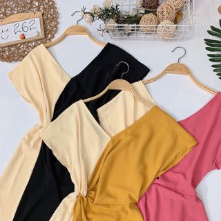 Đầm xoắn eo phối màu