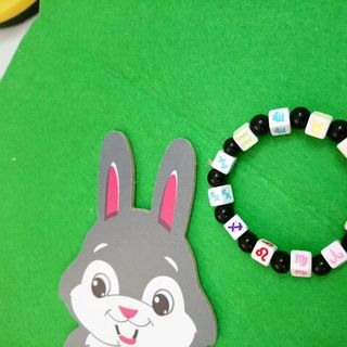 vòng đeo tay mix hạt chữ