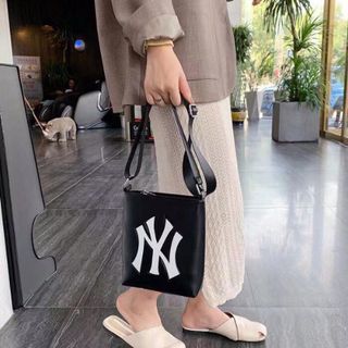 Tui đeo chéo ca tính giá sỉ​ giá bán buôn
