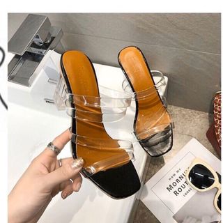 Dép quai trong nhiều