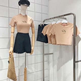 CROPTOP THÊU HOA XINH XẮN