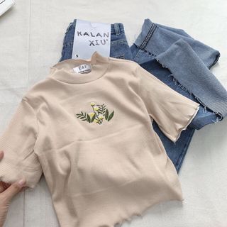 CROPTOP THÊU HOA XINH XẮN