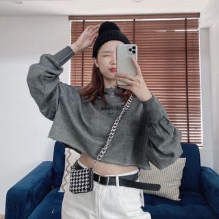 ÁO CROPTOP TAY BÍ IN CHỮ
