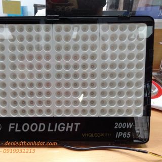 Đèn pha led smd 200w giá sỉ