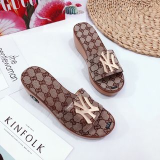 Dép xuồng