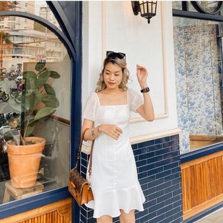 Đầm trắng đuôi cá