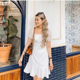 Đầm trắng đuôi cá